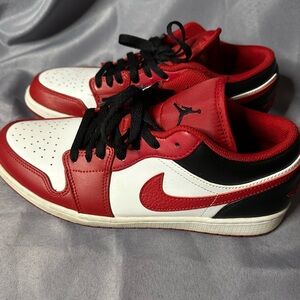 Air Jordan 1 Low Bulls Black Gym Red Shoes Mens Size 10